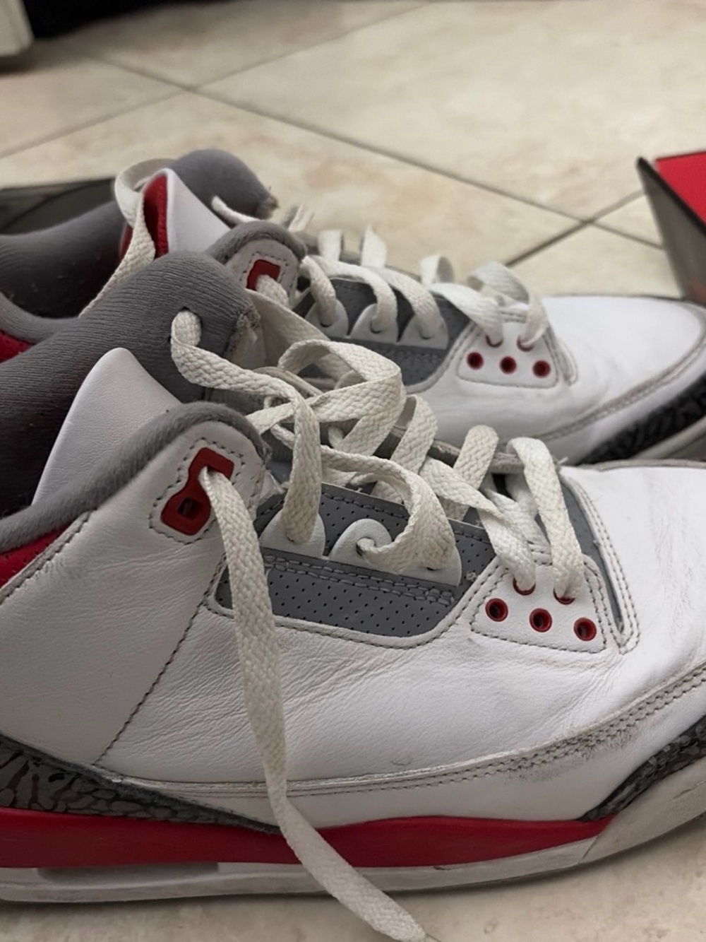 Jordan Men's White, Red & Gray Retro Basketball Sneakers